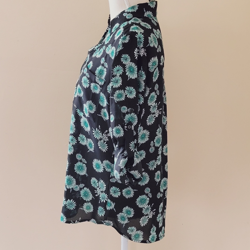 Express Floral Button Down Size Medium - image 4